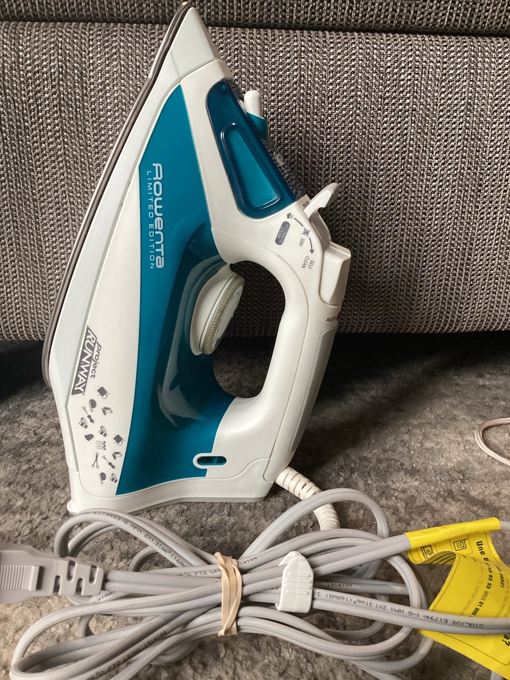 Rowenta Steam Iron DW4051 Project Runway Limited Edition